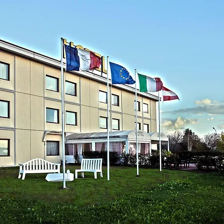 Ayri Hotel 3*
