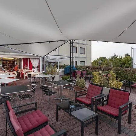 Ayri Hotel 3*