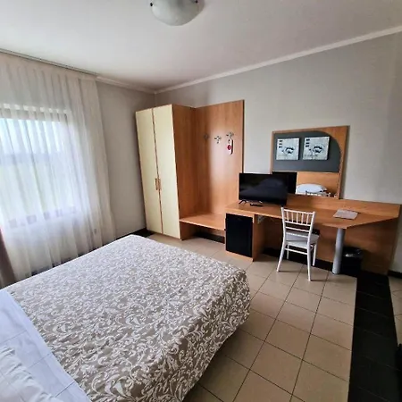 Ayri Hotel 3*