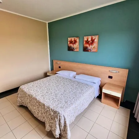 Hotel Ayri Medesano