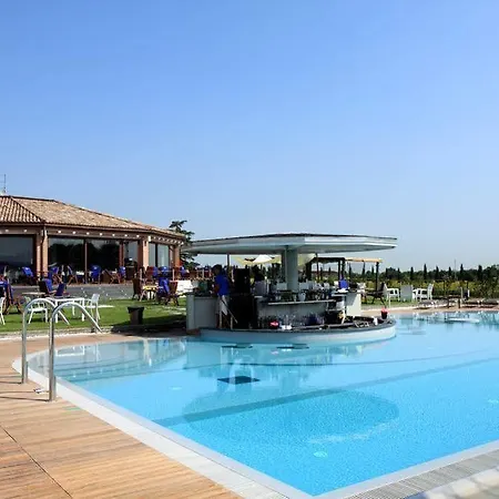 Ayri Hotel 3*