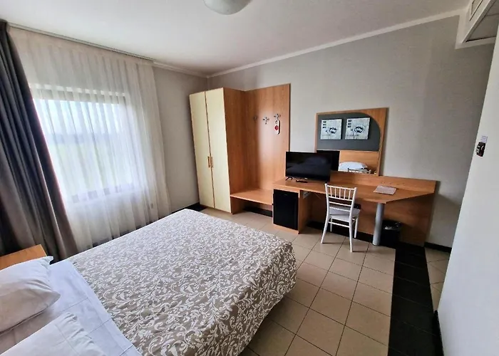 Ayri Hotel 3*