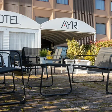 Ayri 3* Medesano