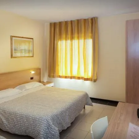 Ayri Hotel Medesano