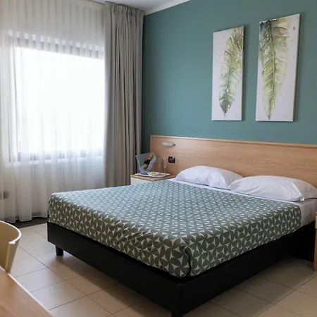 Ayri Hotel 3*